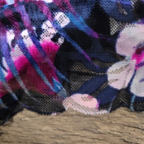 2 for $20VS PINK Multicolored Floral and Lace Bralette with Criss Cross Back (S) - Picture 3 of 8